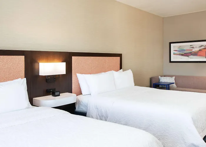 Hotel Hampton Airport North 3*