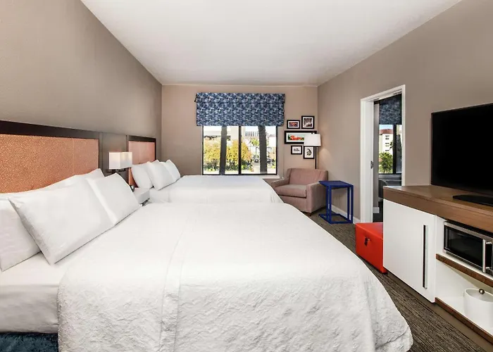 Hampton Airport North Hotel 3*