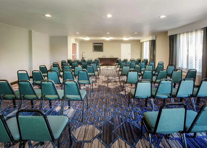 Hotel Hampton Airport North