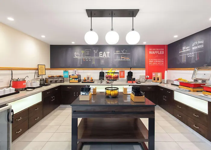 Hampton Airport North Hotel 3*