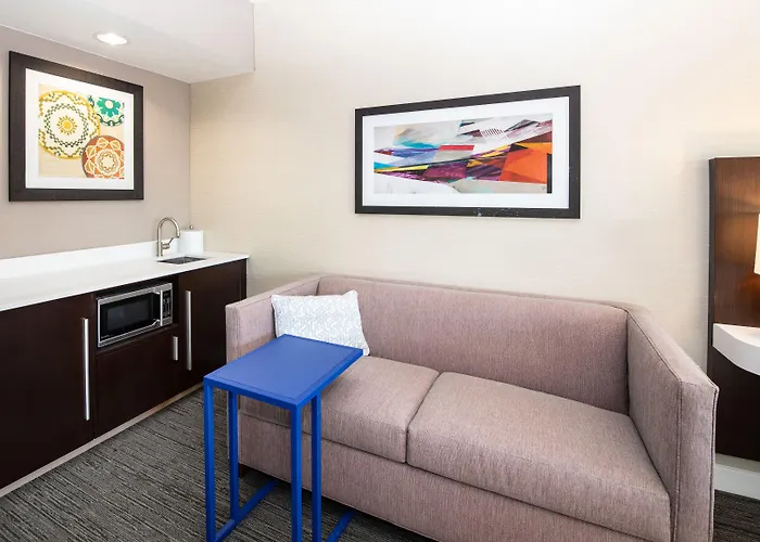 Hotel Hampton Airport North 3*