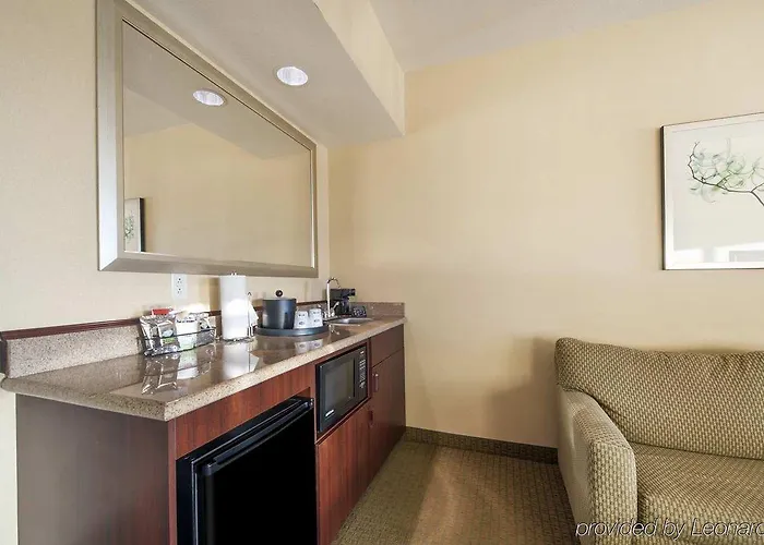 Hotel Hampton Airport North 3*